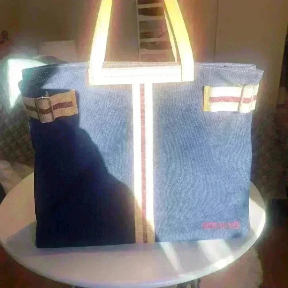 NWOT Fantastic Shopper Canvas and Leather Tote Perfect for Christmas Shopping! - Picture 1 of 12